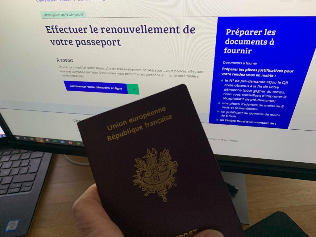 Que faire après naturalisation 2023 ? demande de passeport Français