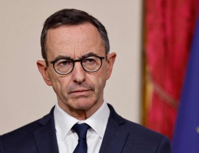 Circulaire Retailleau (2025) : quel impact sur la naturalisation ?